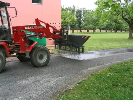 plaque numéro de maison à Fontenay-le-Comte - image 2