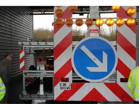 remorque de feux de chantier à Montaigu - image 4