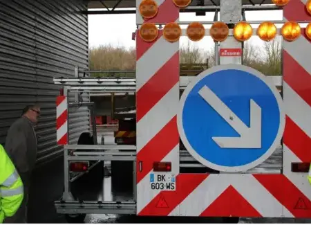 remorque porte-panneaux à Les Herbiers - image 3