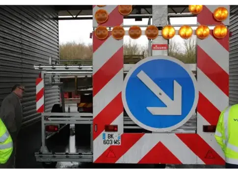 remorque porte-panneaux à Mareuil-sur-Lay-Dissais - image 4